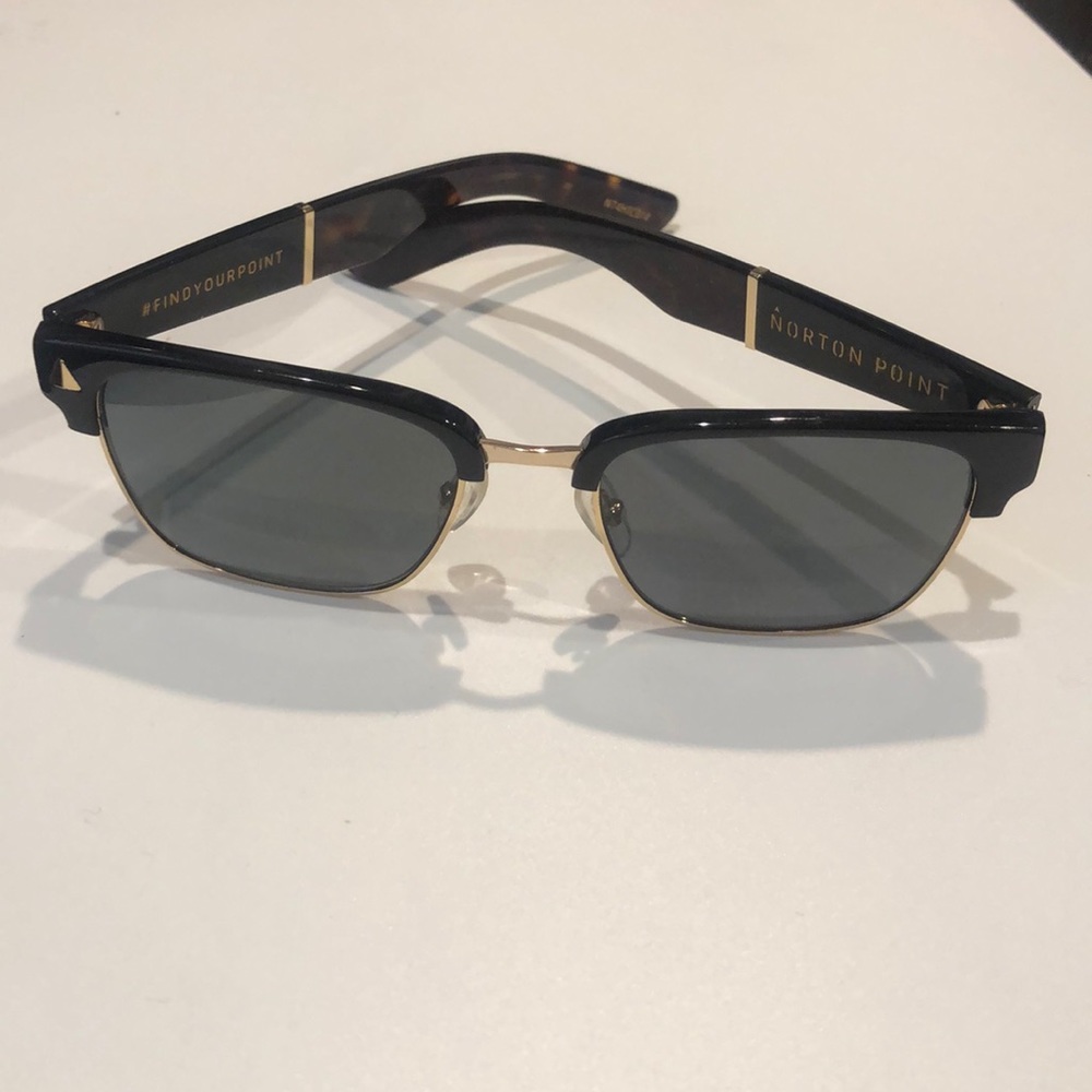 Norton Point Club-Master style Sunglasses / black
